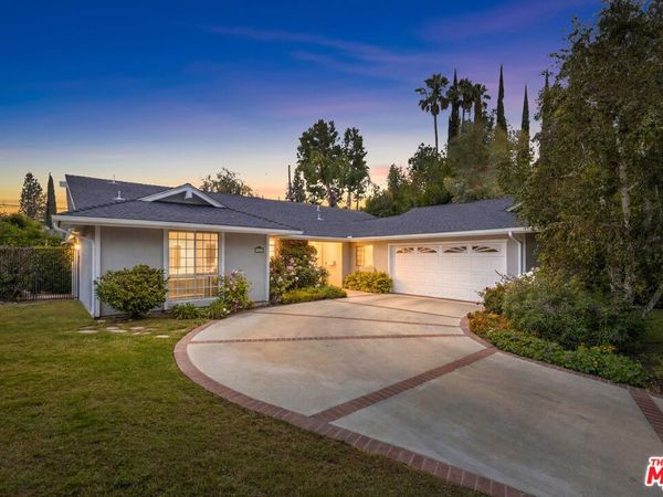 5334 Bayer Place , Woodland Hills, CA 91367