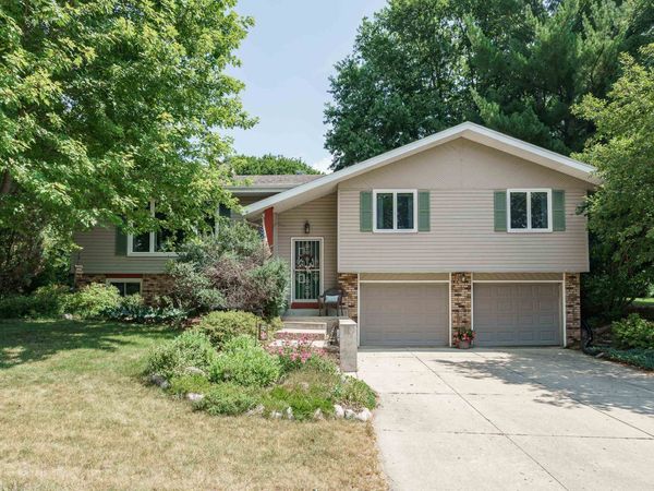 432 Applewood Lane, Janesville, WI 53548