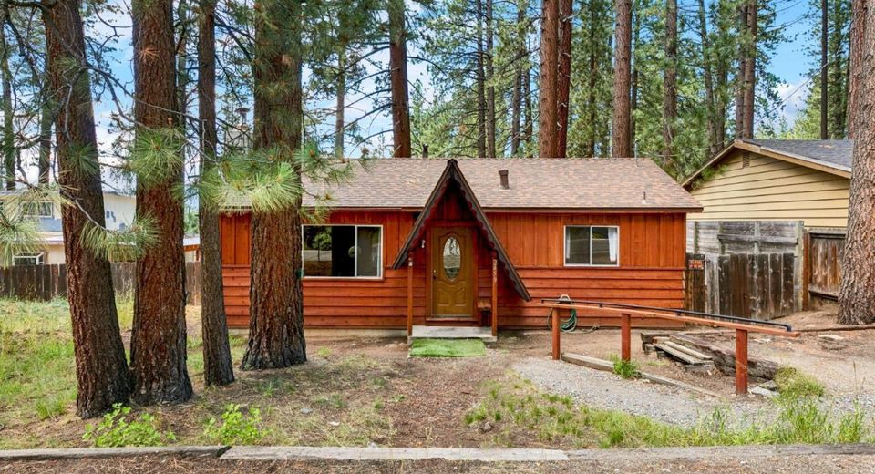 2459 Pinter Avenue, South Lake Tahoe, CA 96150 Photo