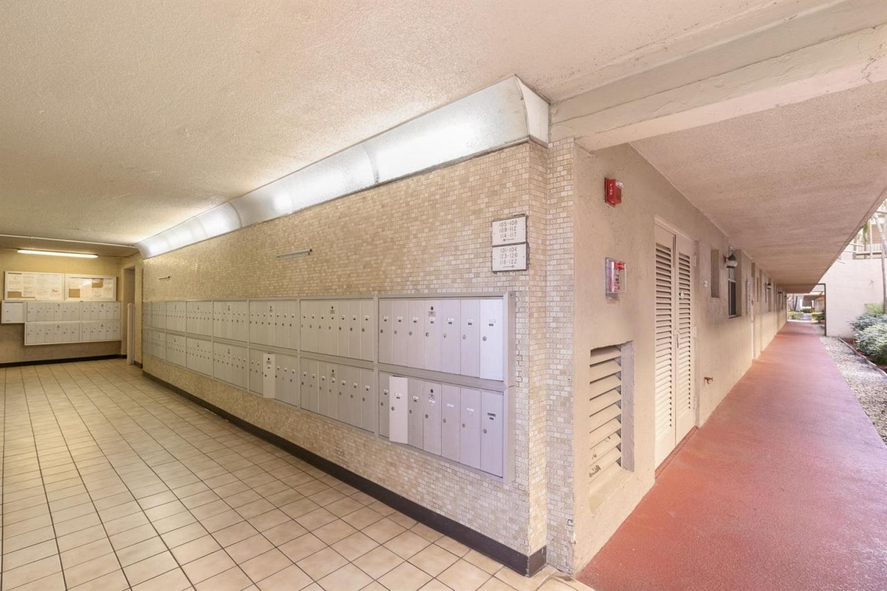 404 NW 68th Avenue, Unit 205, Plantation, FL 33317 Photo