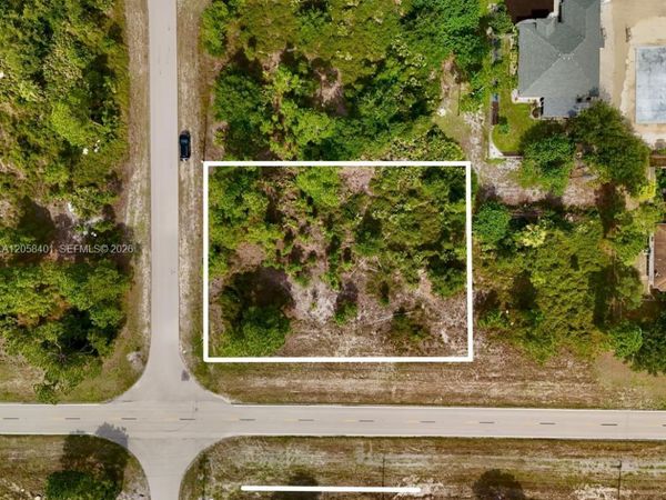 1041 COLUMBUS BLVD , Lehigh Acres, FL 33974