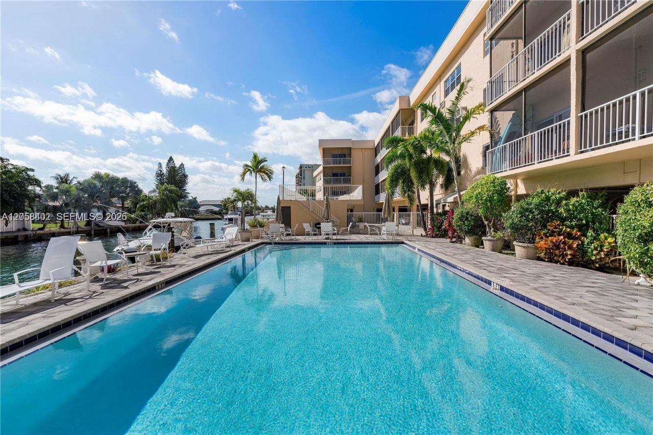2640 NE 135th St, Unit 406, North Miami, FL 33181 Photo