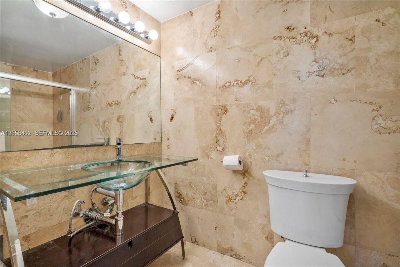 2640 NE 135th St, Unit 406, North Miami, FL 33181 Photo