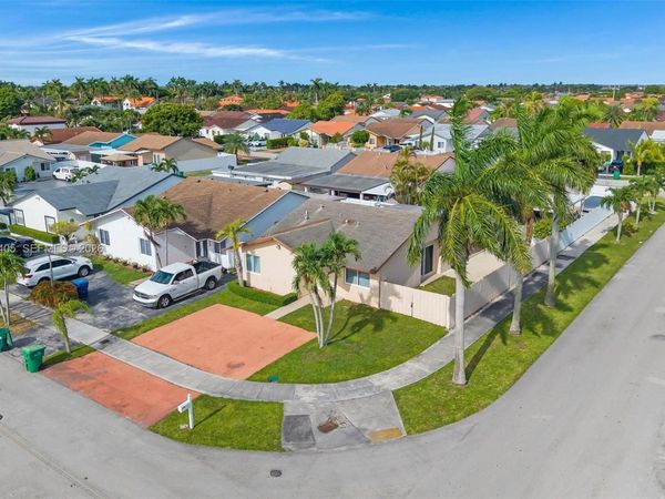 1616 SW 137th Pl, Miami, FL 33175