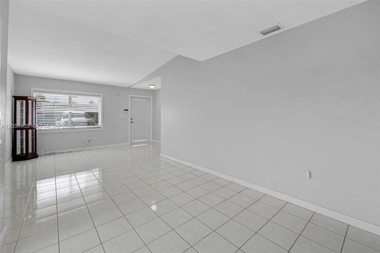 1616 SW 137th Pl, Miami, FL 33175 Photo