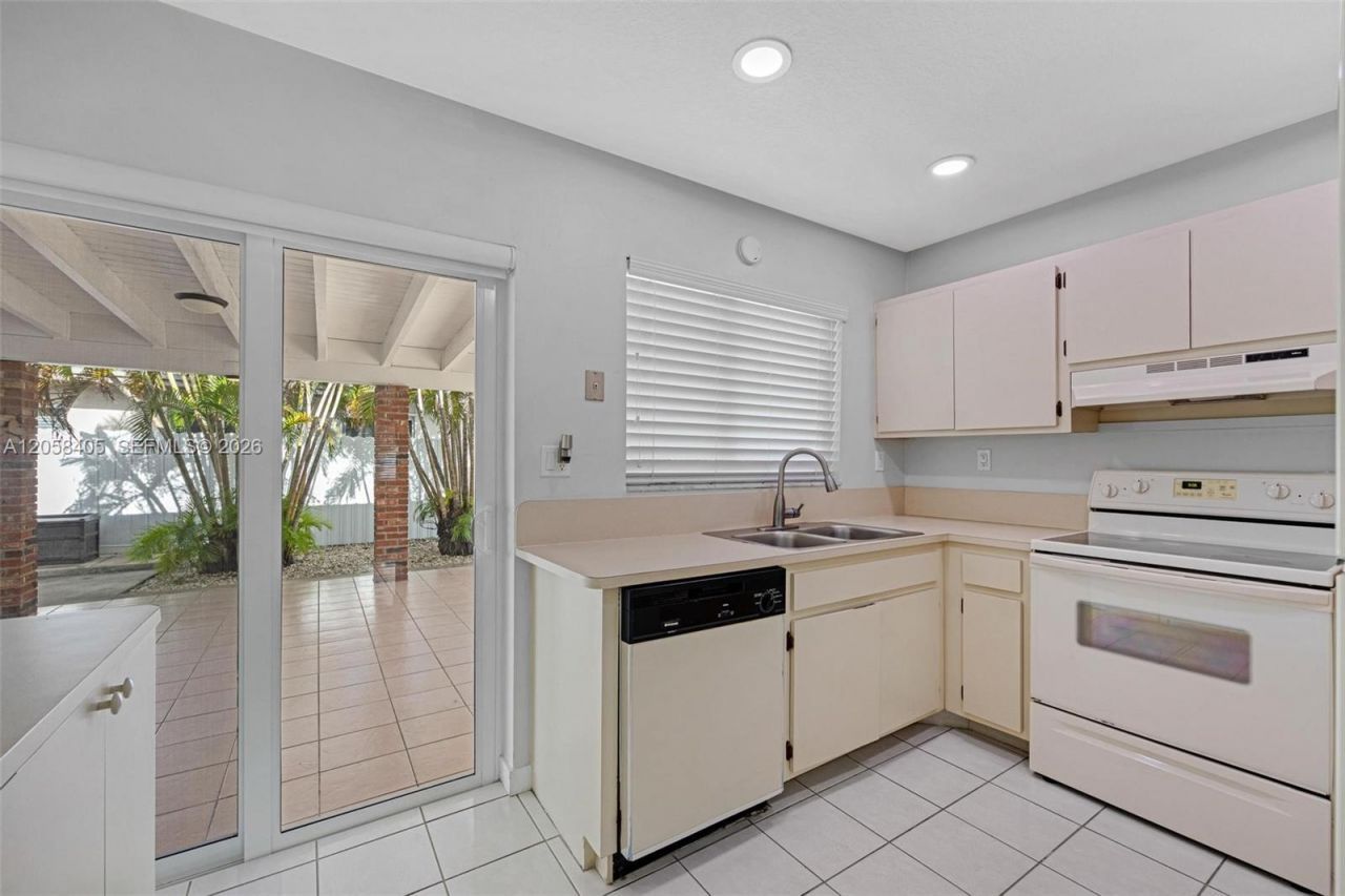 1616 SW 137th Pl, Miami, FL 33175 Photo