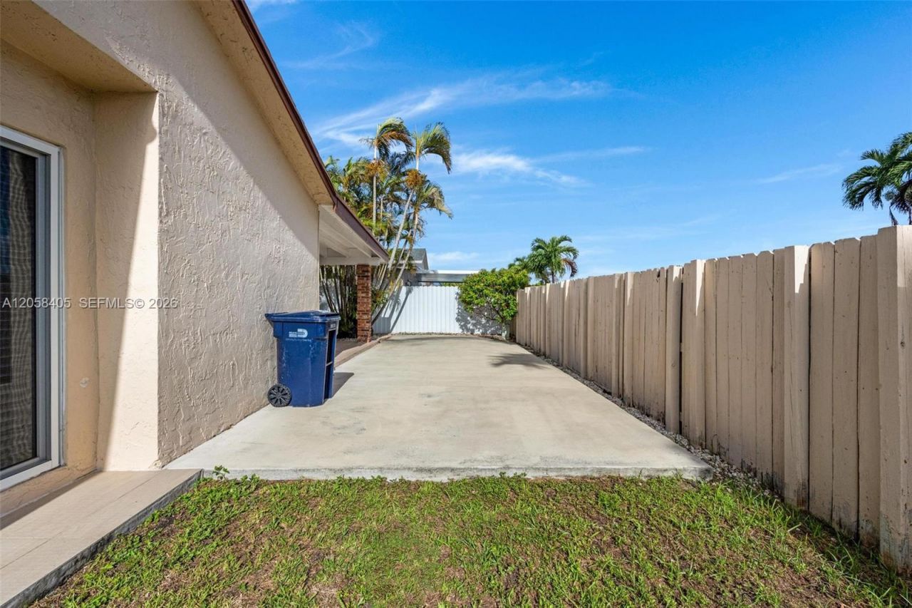 1616 SW 137th Pl, Miami, FL 33175 Photo