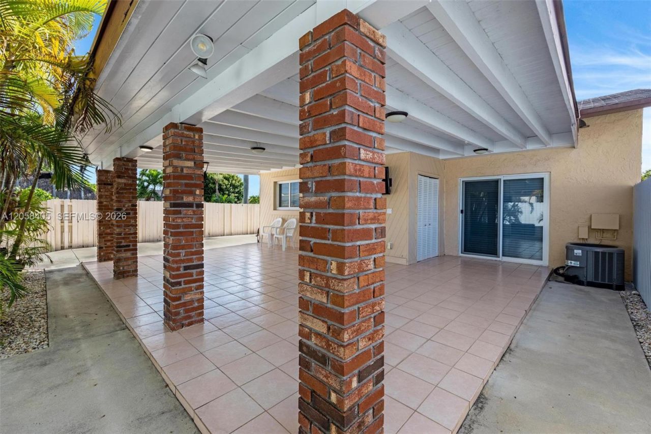 1616 SW 137th Pl, Miami, FL 33175 Photo