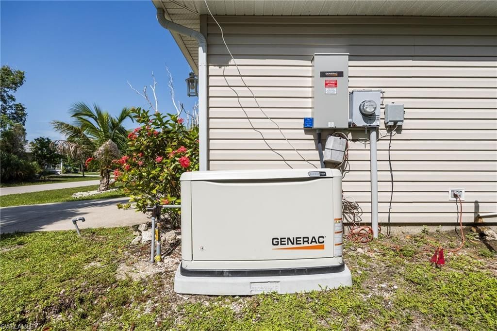 4406 Lake Heather Cir, Saint James City, FL 33956 Photo