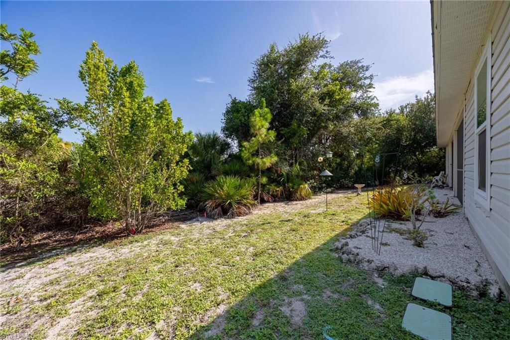 4406 Lake Heather Cir, Saint James City, FL 33956 Photo