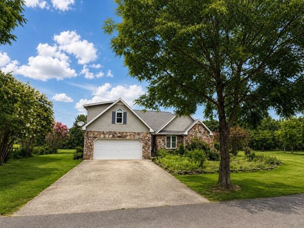118 Steeplechase Dr , Smithville, TN 37166