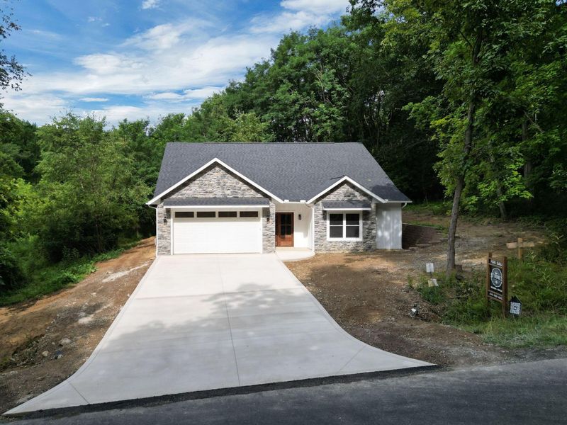 706 Berry Road, Howard, OH 43028 Photo 2