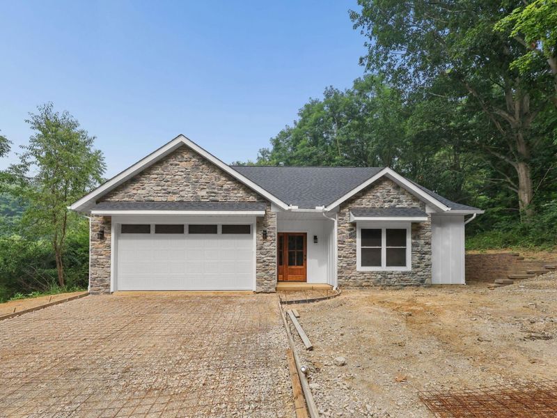 706 Berry Road, Howard, OH 43028 Photo 3