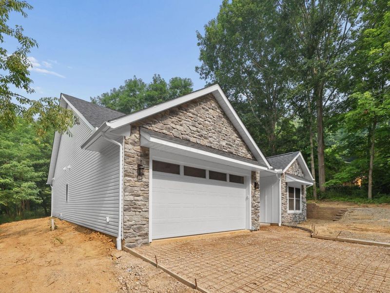 706 Berry Road, Howard, OH 43028 Photo 5