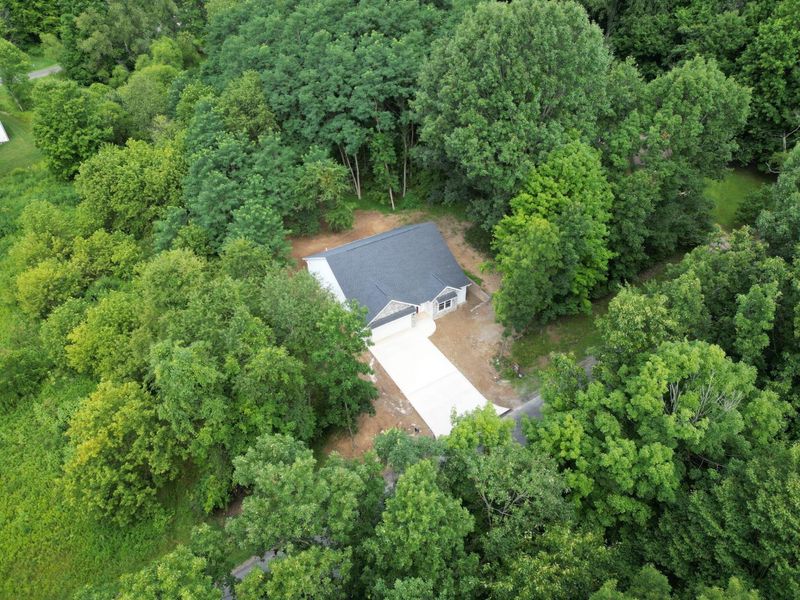 706 Berry Road, Howard, OH 43028 Photo 6