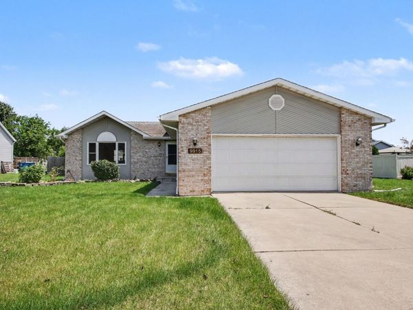 9915 Monroe Street , Crown Point, IN 46307
