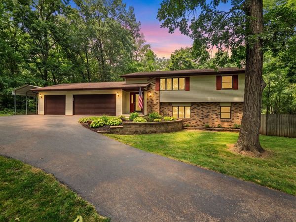 6475 Possum Trail , Oregon, IL 61061