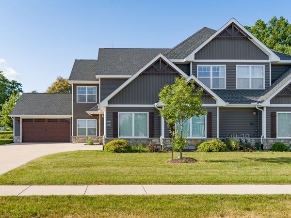 2926 Shanes Way , Unit 2926, Bettendorf, IA 52722