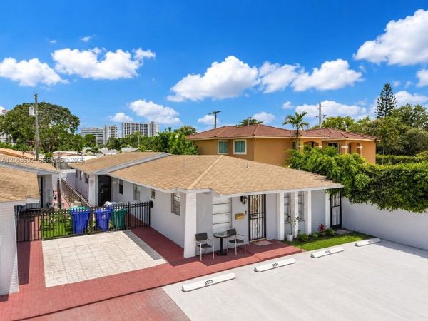 3231 SW 25th St , Miami, FL 33133