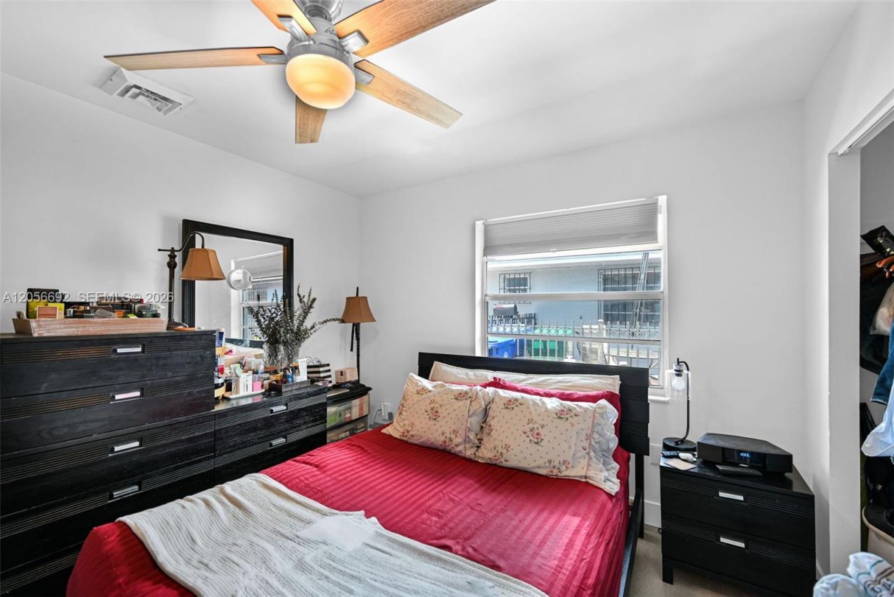 3231 SW 25th St , Miami, FL 33133 Photo