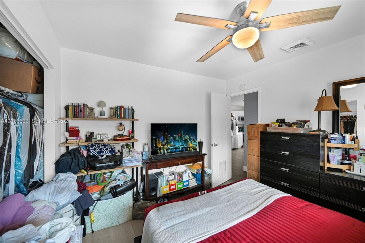3231 SW 25th St , Miami, FL 33133 Photo