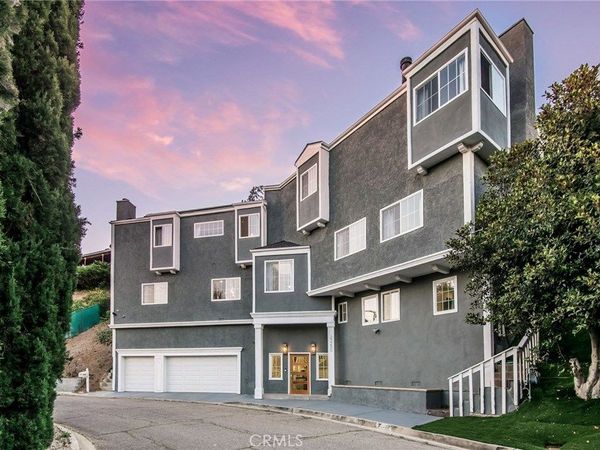 23200 Cass Avenue , Woodland Hills, CA 91364