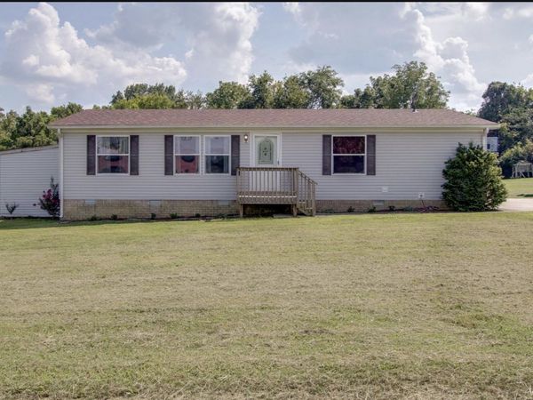 105 Southpark Cir , Gallatin, TN 37066