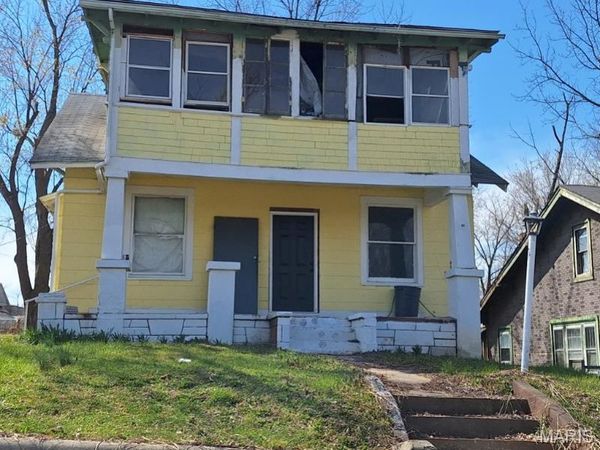 215 Division Street , Hannibal, MO 63401