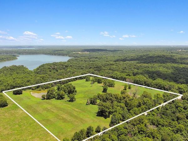 359 E Dade 74 , Greenfield, MO 65661