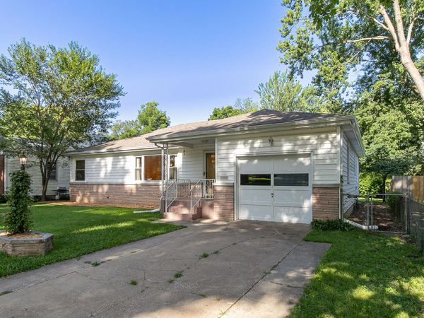 1909 S Pickwick Avenue , Springfield, MO 65804