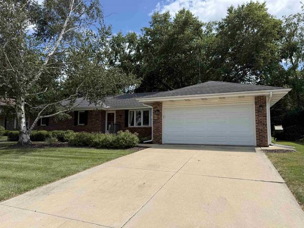 2109 W Cimarron Drive, FREEPORT, IL 61032