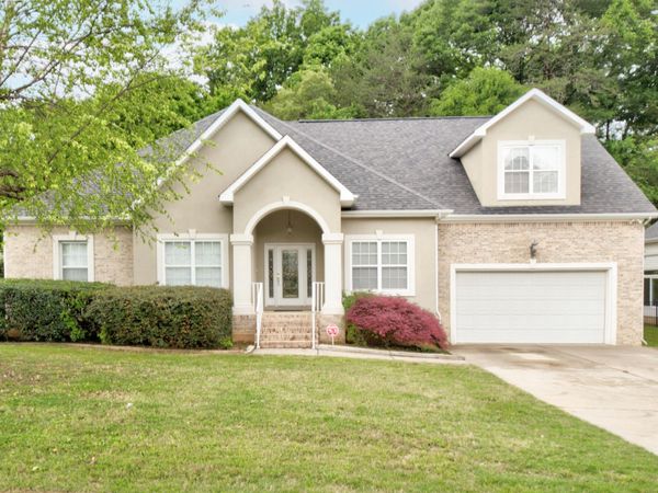 7728 Prince Drive, Ooltewah, TN 37363