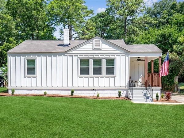858 Linda Way , Forest Park, GA 30297