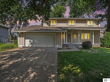 1324 Holling Drive, Omaha, NE 68144