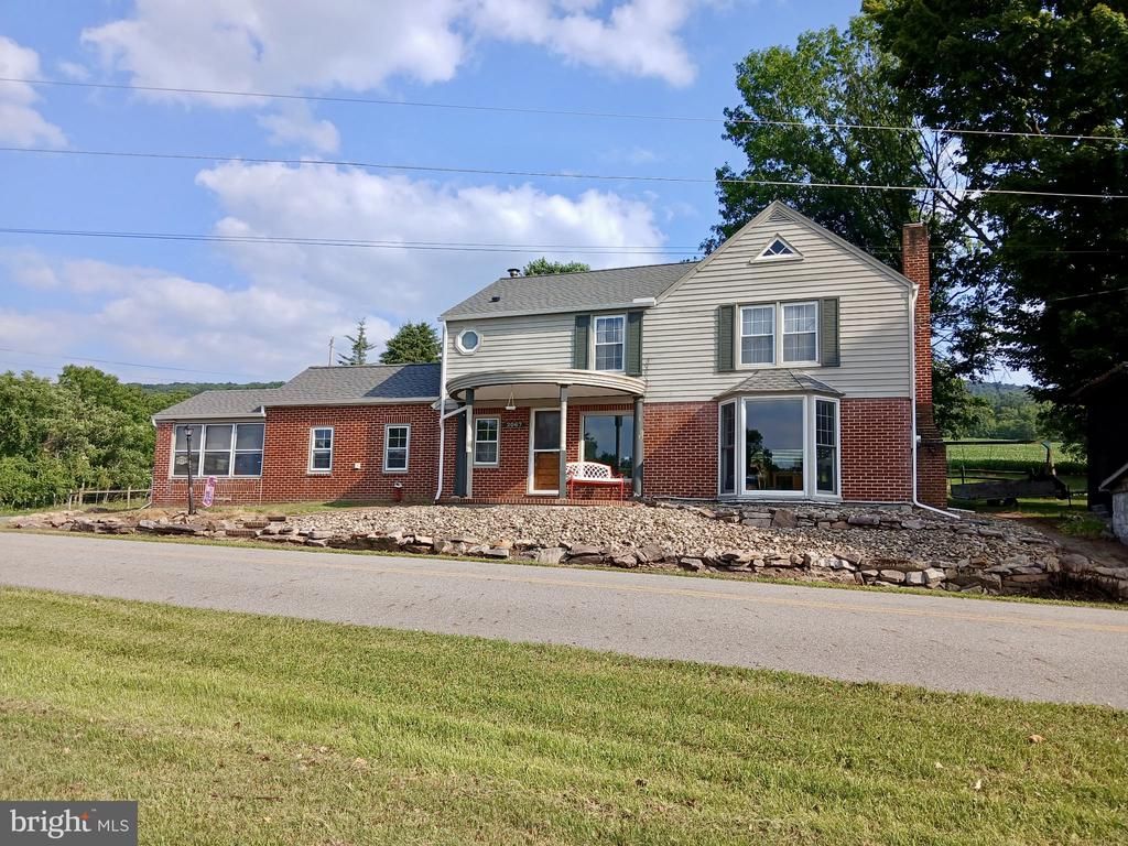 2067 BACK ROAD , HALIFAX, PA 17032