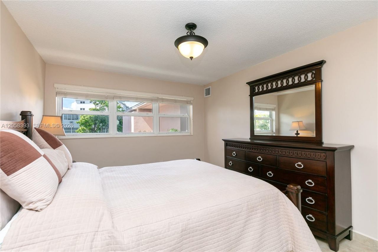 3135 S Ocean Dr , Unit 227, Hallandale Beach, FL 33009 Photo
