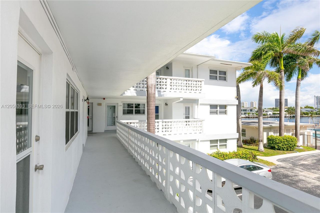 3135 S Ocean Dr , Unit 227, Hallandale Beach, FL 33009 Photo
