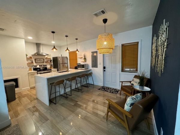 207 SW 11th St , Fort Lauderdale, FL 33315