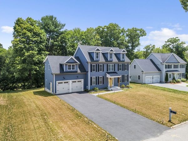 3 Oak Meadow Cir, Shrewsbury, MA 01545
