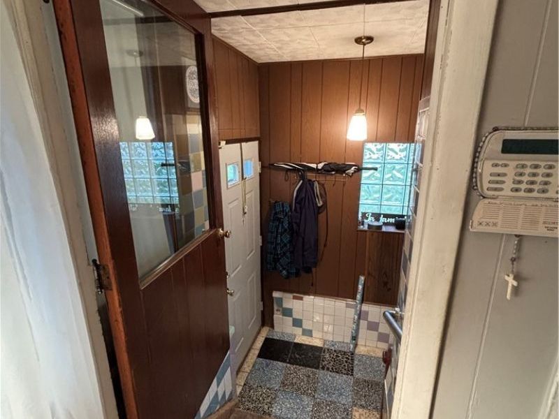 831 Whitcomb Road, Cleveland, OH 44110 Photo 19