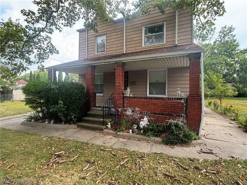831 Whitcomb Road, Cleveland, OH 44110 Photo 2