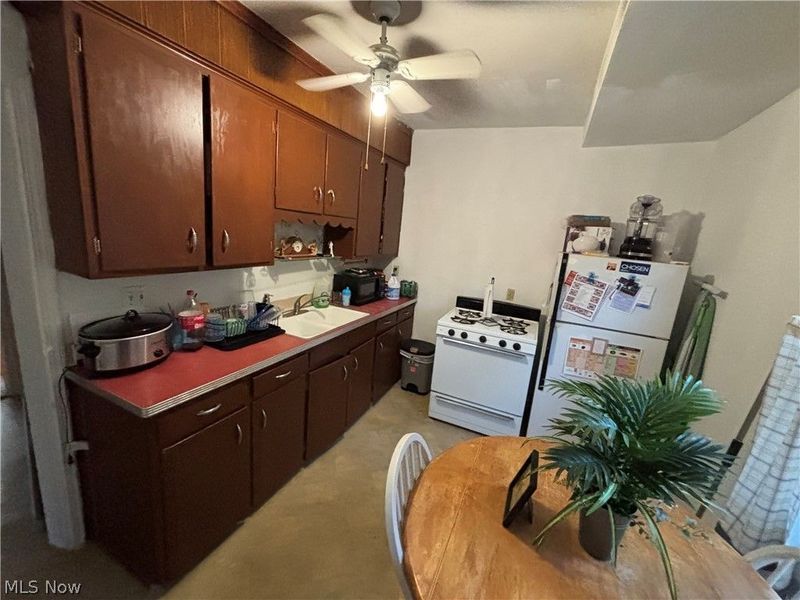 831 Whitcomb Road, Cleveland, OH 44110 Photo 28