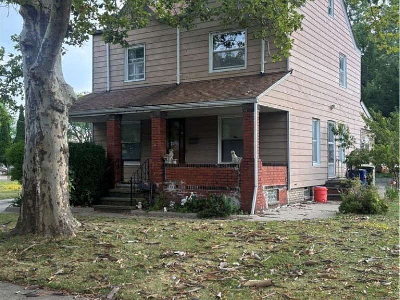 831 Whitcomb Road, Cleveland, OH 44110 Photo 3