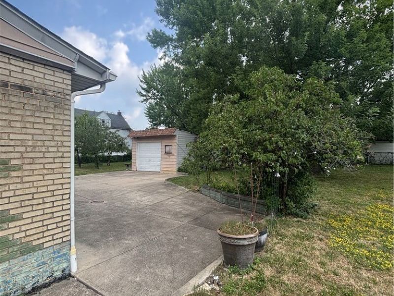 831 Whitcomb Road, Cleveland, OH 44110 Photo 46