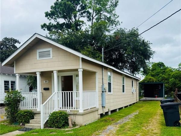 304 OAK Street , Harahan, LA 70123