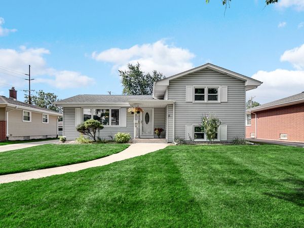 250 Lawndale Drive, Munster, IN 46321