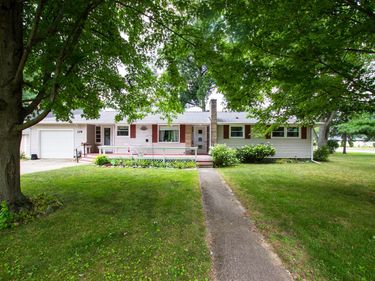 119 Cross Street, Dowagiac, MI 49047