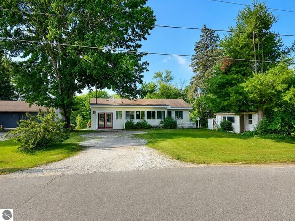 1215 McKimmy Drive, Beaverton, MI 48612
