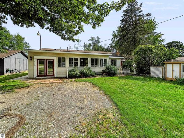 1215 McKimmy Drive, Beaverton, MI 48612