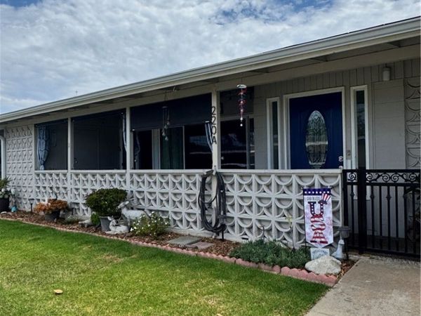 1075 Brookline Rd , Seal Beach, CA 90740